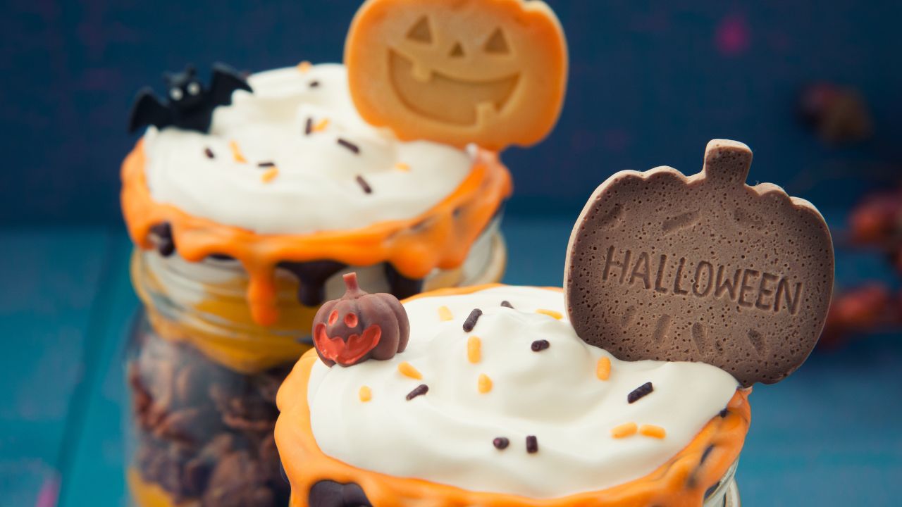 27 Simple But Yummy Halloween Desserts That Your Guests Will Love