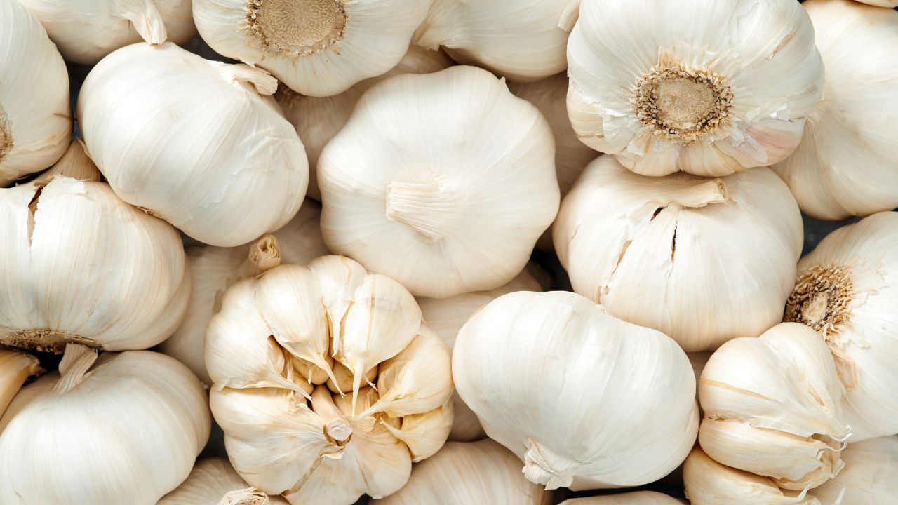 7 Garlic Substitutes