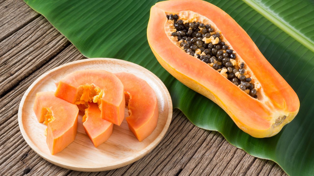 How to Tell If a Papaya Is Ripe