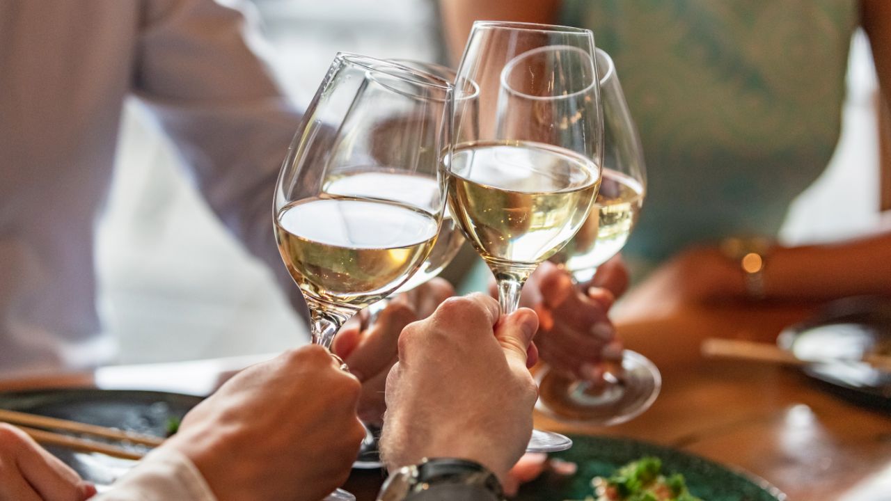 The 5 Best Alternatives For White Wine In Cooking