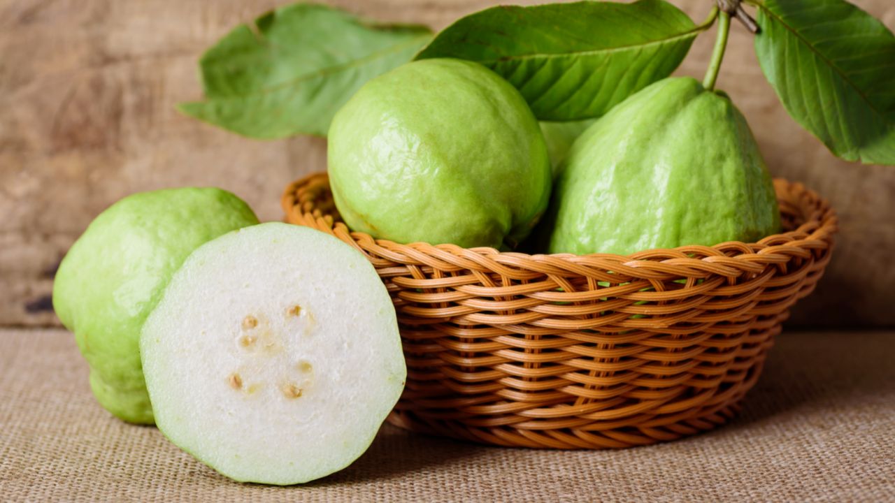 What Does Guava Taste Like?