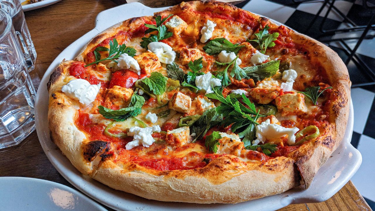 14 Delicious Pizza Hut Pizzas For Your Next Order