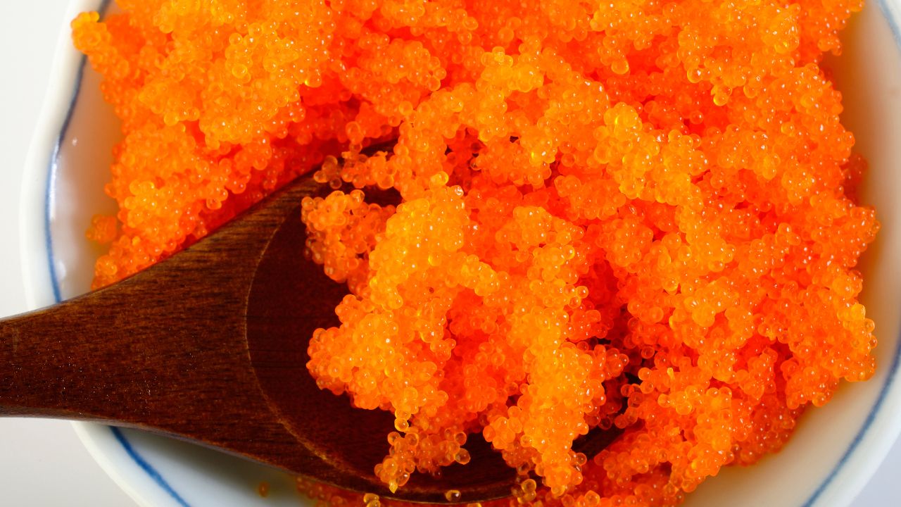 How To Serve Tobiko And What It Tastes Like
