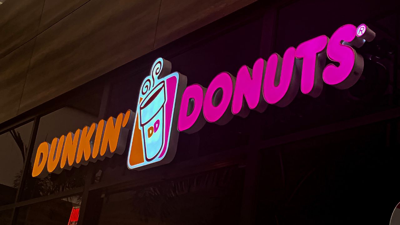 15 Tasty And Exciting Dunkin' Donuts Flavors
