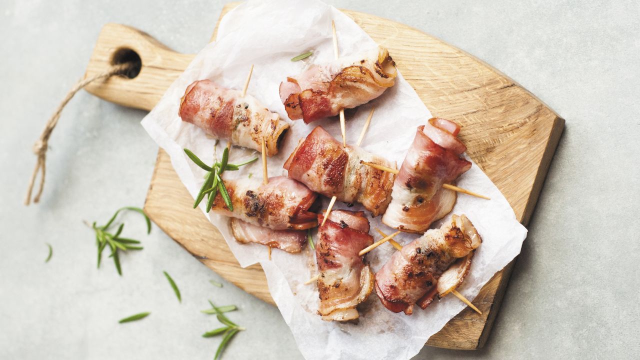 23 Delicious And Easy To Make Bacon Appetizers
