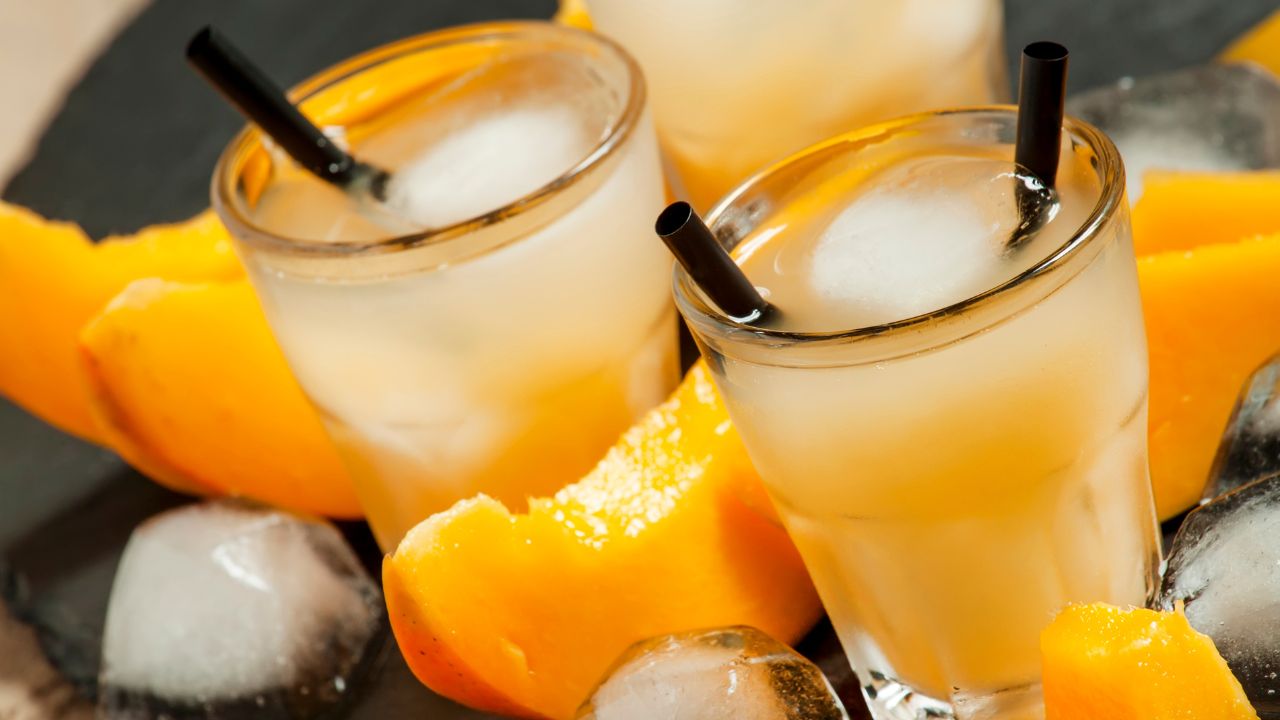 20 Fresh And Simple Mango Cocktails