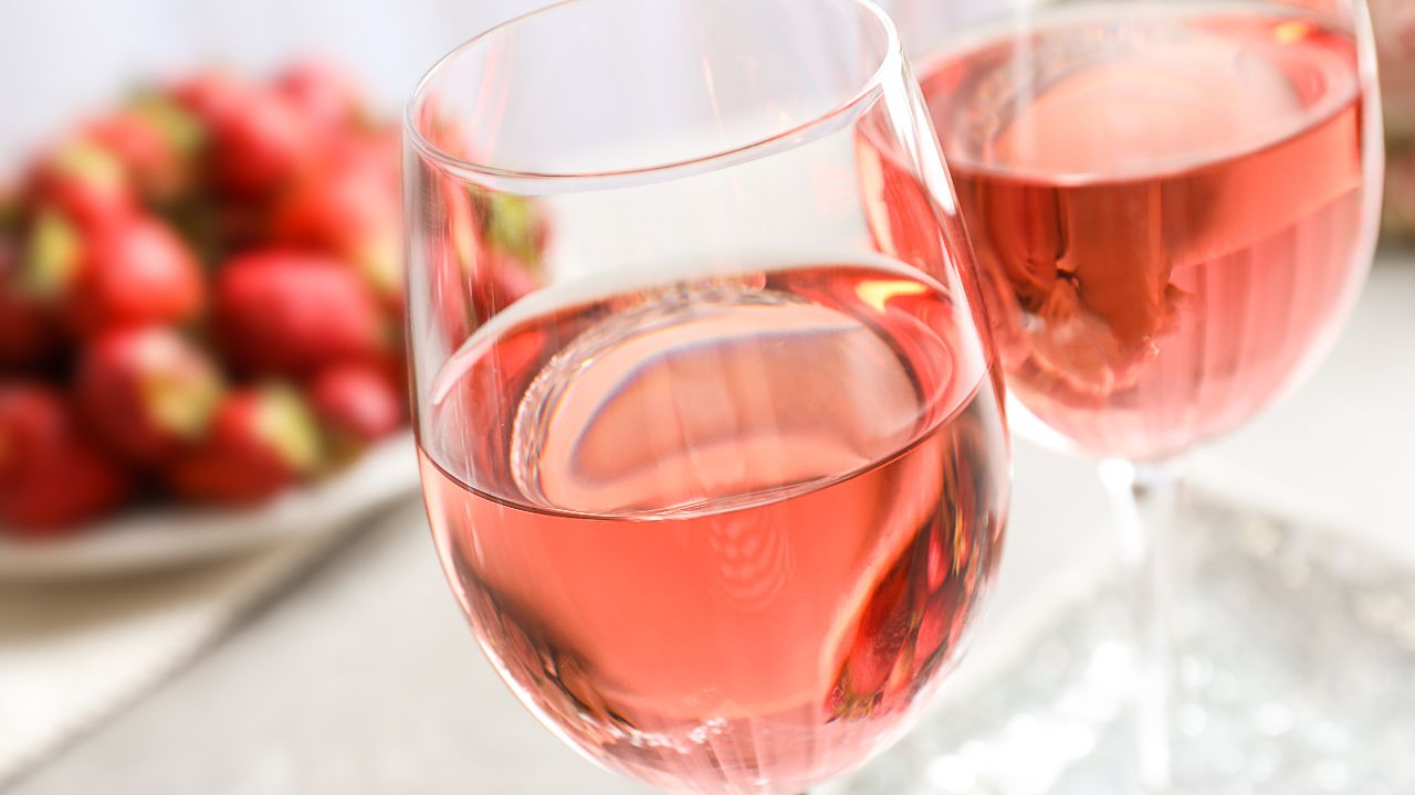 28 Strawberry Rhubarb Wine Recipes to Sweeten up Your Evening