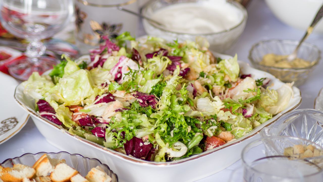 15 Delicious Sides For Your Chicken Salad Sandwich
