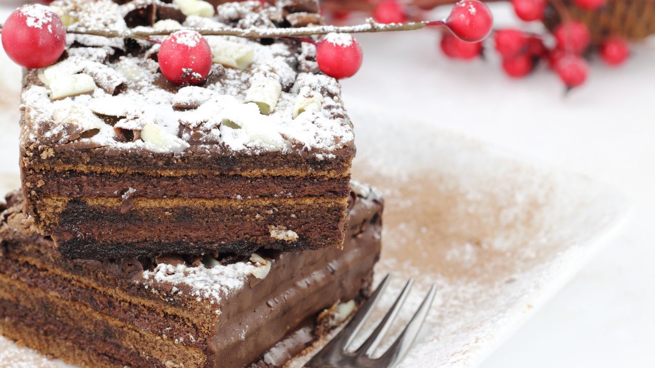 26 Creamy And Delicious Winter Cake Recipes