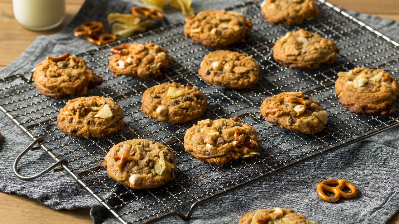 28 Warming And Tasty Cookie Recipes
