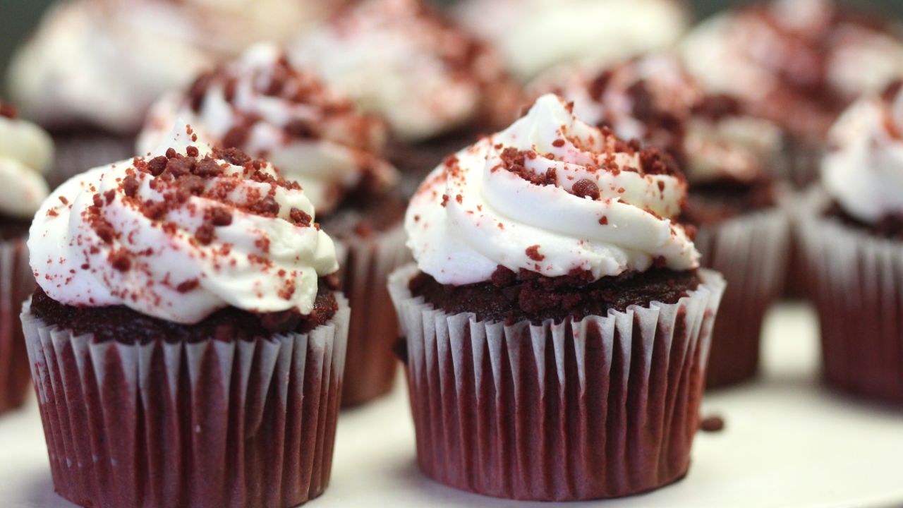 Everything You Can Do With Red Velvet: A Look At 30 Different Red Velvet Dessert Recipes