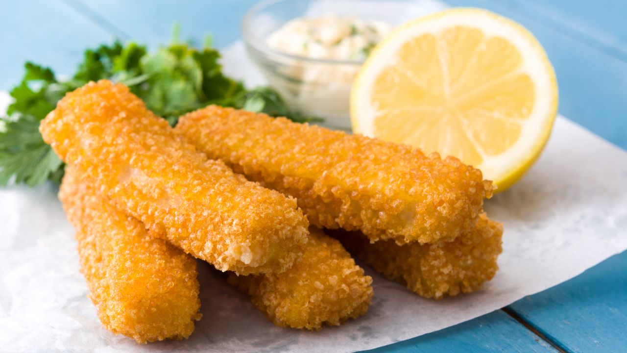 What Should You Serve With Fish Sticks? 15 Superb Side Dishes