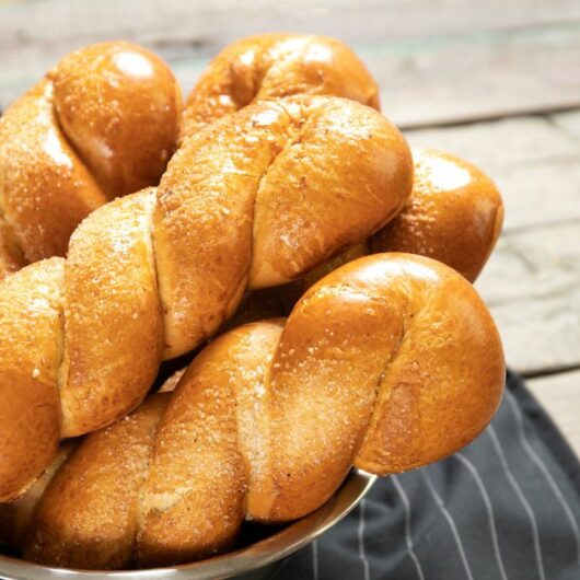 15 Traditional Greek Breads
