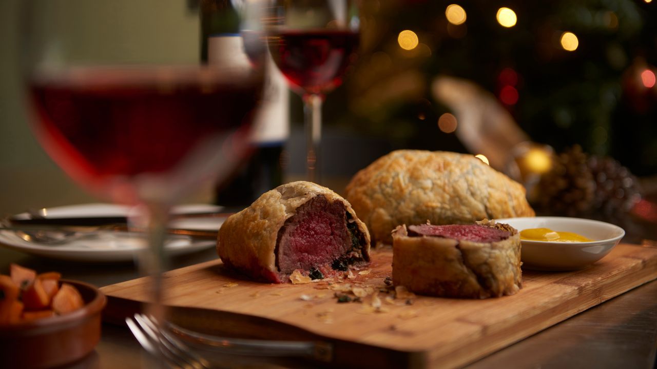 What To Serve With Beef Wellington (15 Tasty Side Dishes)  
